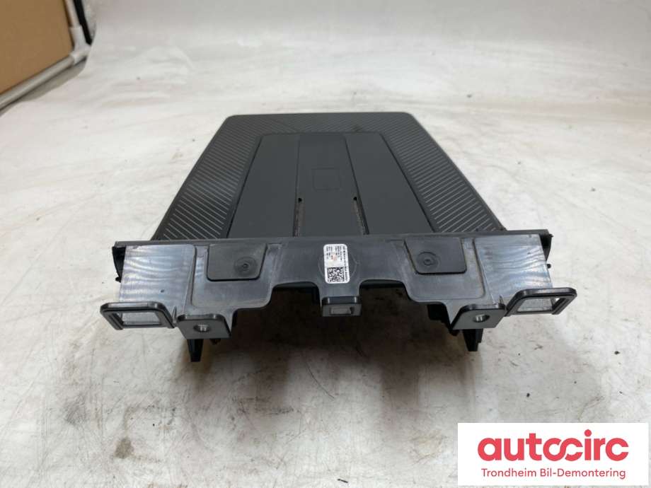 Dashbord trådløs mobillader til BMW iX2 2024-->>  (5A85F48|84105A85F48|84105B52225| 84105B3F5C1)