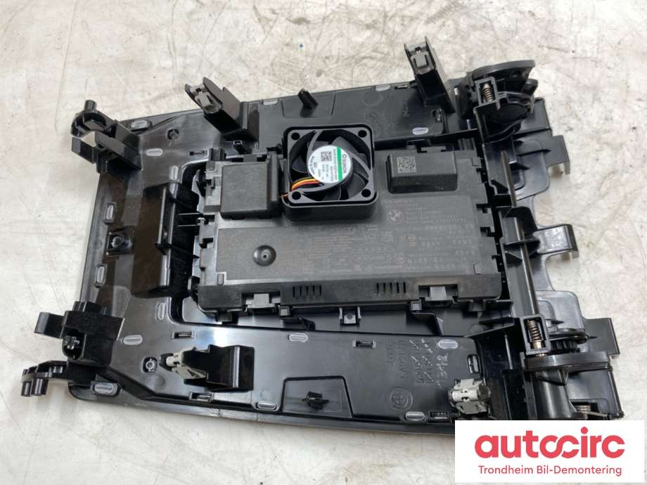 Dashbord trådløs mobillader til BMW iX2 2024-->>  (5A85F48|84105A85F48|84105B52225| 84105B3F5C1)