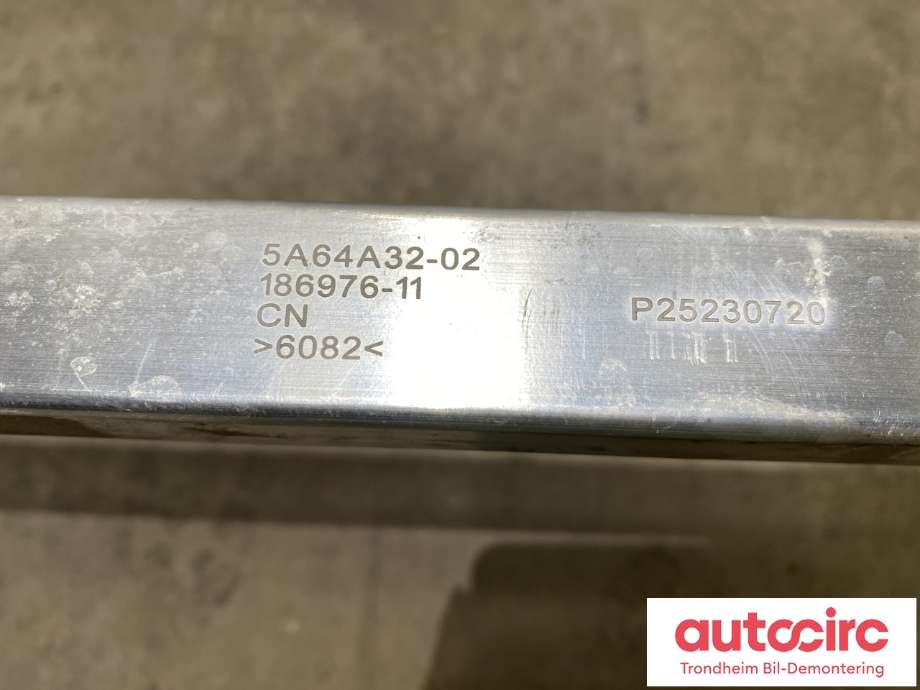 Støtfangerforsterkning foran til BMW iX2 2024-->> (51 11 5 A64 A32|5A64A3202|)