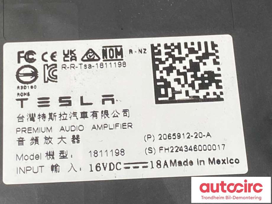 Bilstereo forsterker til Tesla Model Y 2024-->> (Type II)  (2065912-20-A|2065912-10-A|)