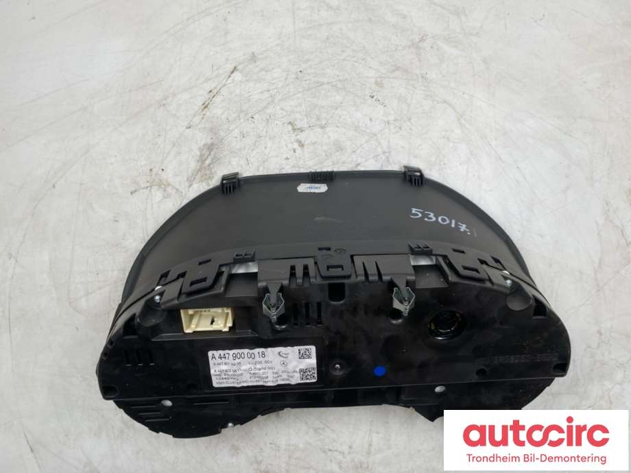 Instrumentpanel til Mercedes Vito 2014-->> (W447) (W447) (A4479000018|A 447 900 52 23|)