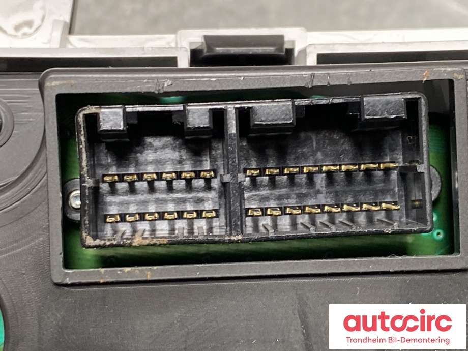 Instrumentpanel til Kia Venga 2010-2017  (940031P821|)