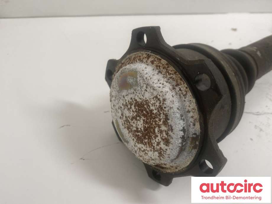 Drivaksel høyre foran, bensin/automat til VW Passat 2001-2005 (B5,3BG) (B5,3BG) (8D0 407 452 DX|)