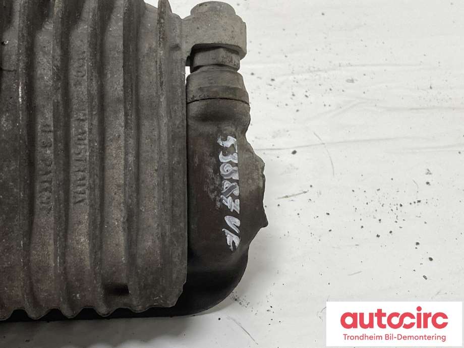 Bremsecaliper venstre foran til Chevrolet Corvette 1984-1996 (C4) (C4) (14105945|)