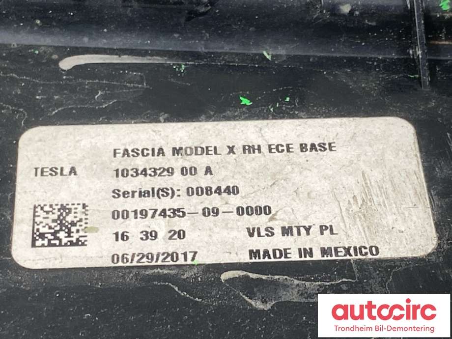Tåkelykt høyre foran til Tesla Model X 2016-->> (1034329-00-A|)