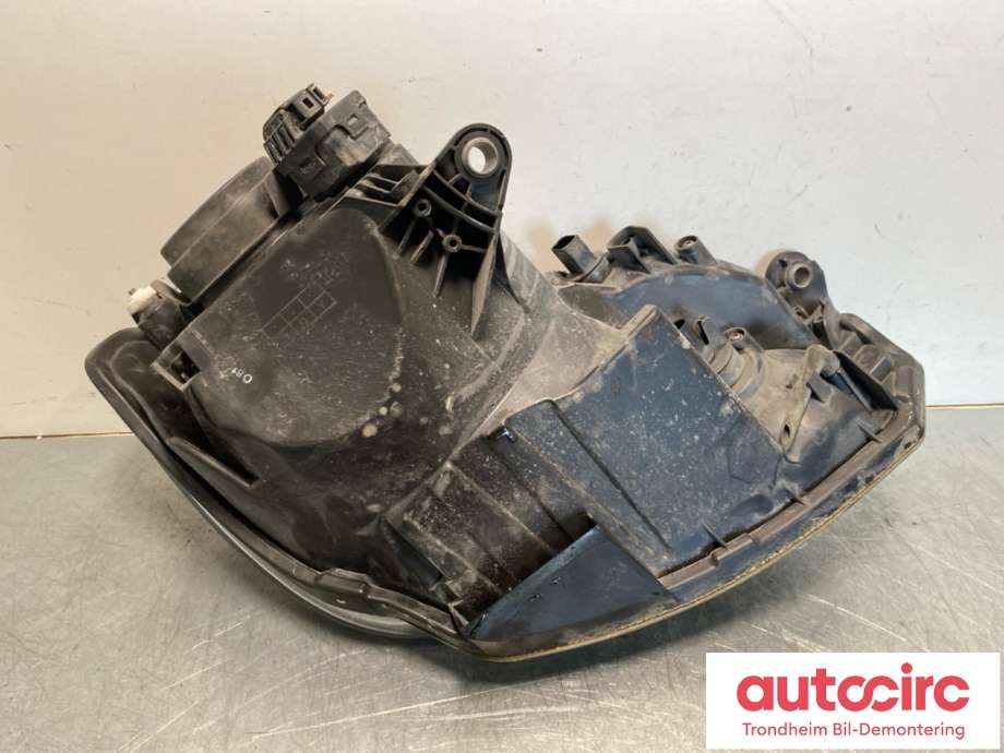 Frontlykt venstre halogen til VW E-Up 2013-2019  (HELLA|1S1941015N|)