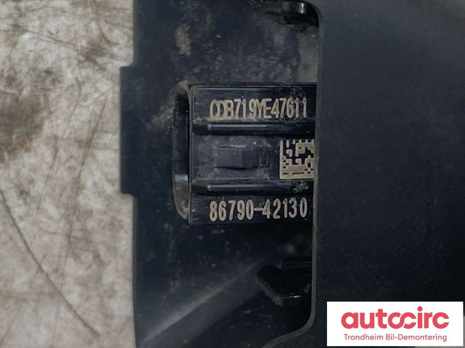 Parkeringskamera foran til Toyota RAV4 2019-->> (Type V)  (8679042130|)