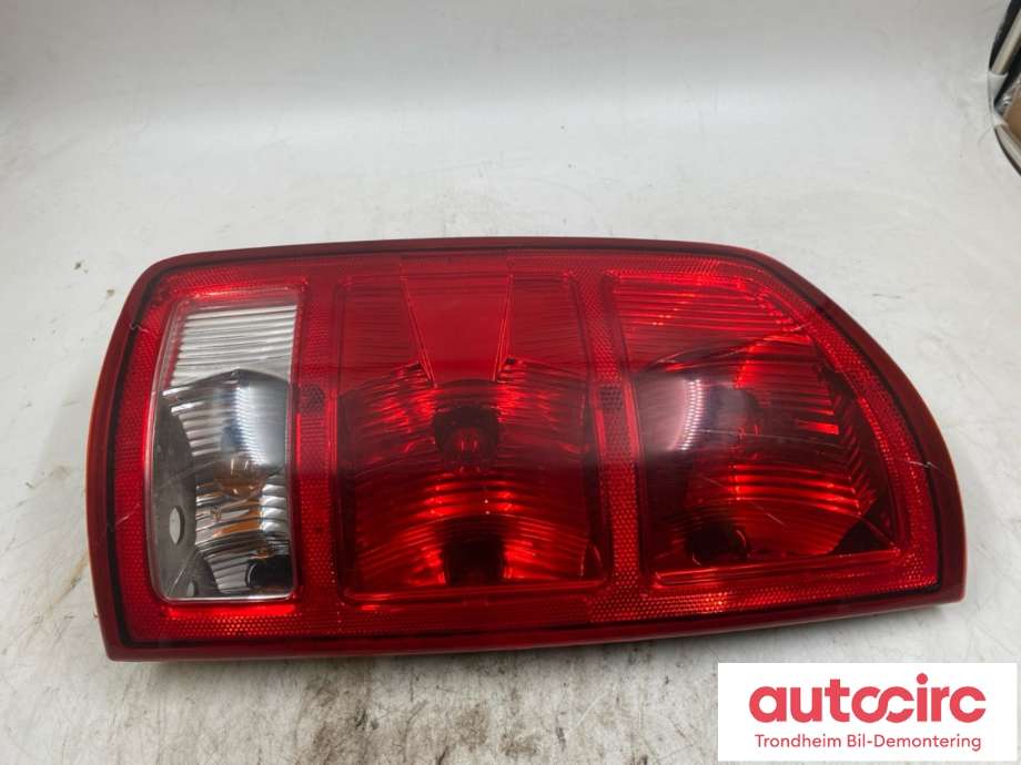 Baklykt venstre til Dodge Ram 2003-2008 (Type III) (CS172B000L|)