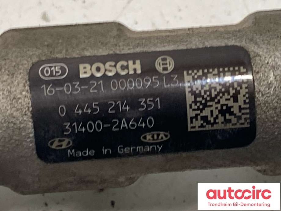 Dyseskinne (fuelrail) til Kia Optima 2014-2017  (BOSCH|314002A640|0 445 214 351|)