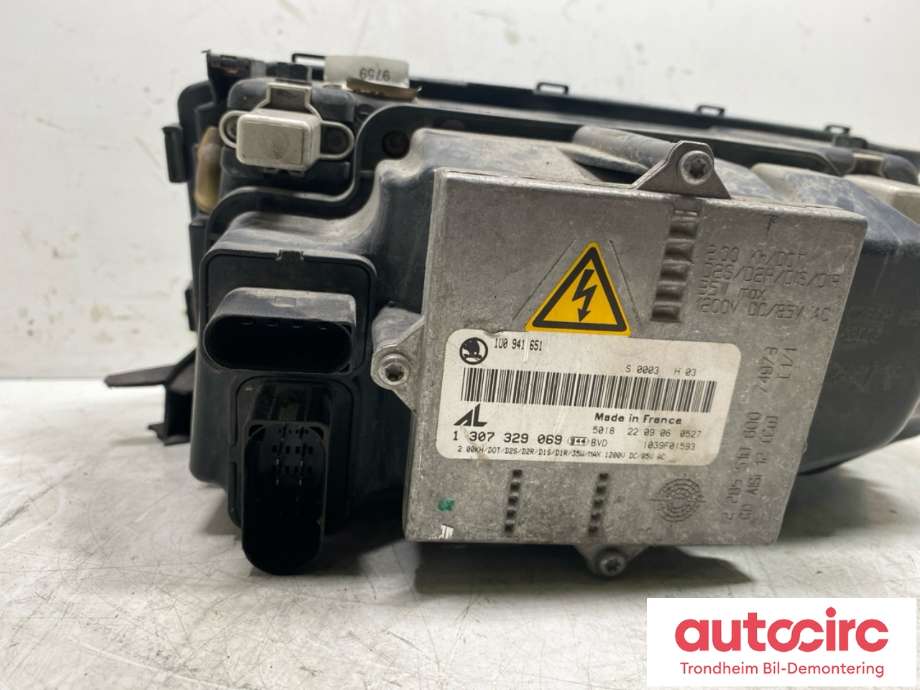 Frontlykt venstre xenon til Škoda Octavia 2000-2004 (Type I, Fase 2) (1U1 941 017 Q|1U1941015M|)