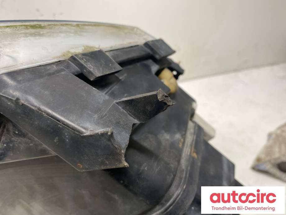 Frontlykt venstre xenon til Škoda Octavia 2000-2004 (Type I, Fase 2) (1U1 941 017 Q|1U1941015M|)