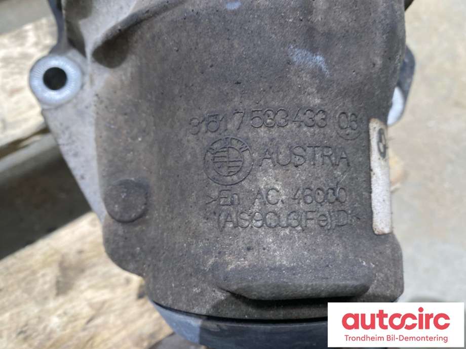 Kardang klokke foran til BMW 5-Serie 2003-2010 (E60/E61) (E60/E61) (31507557374|)