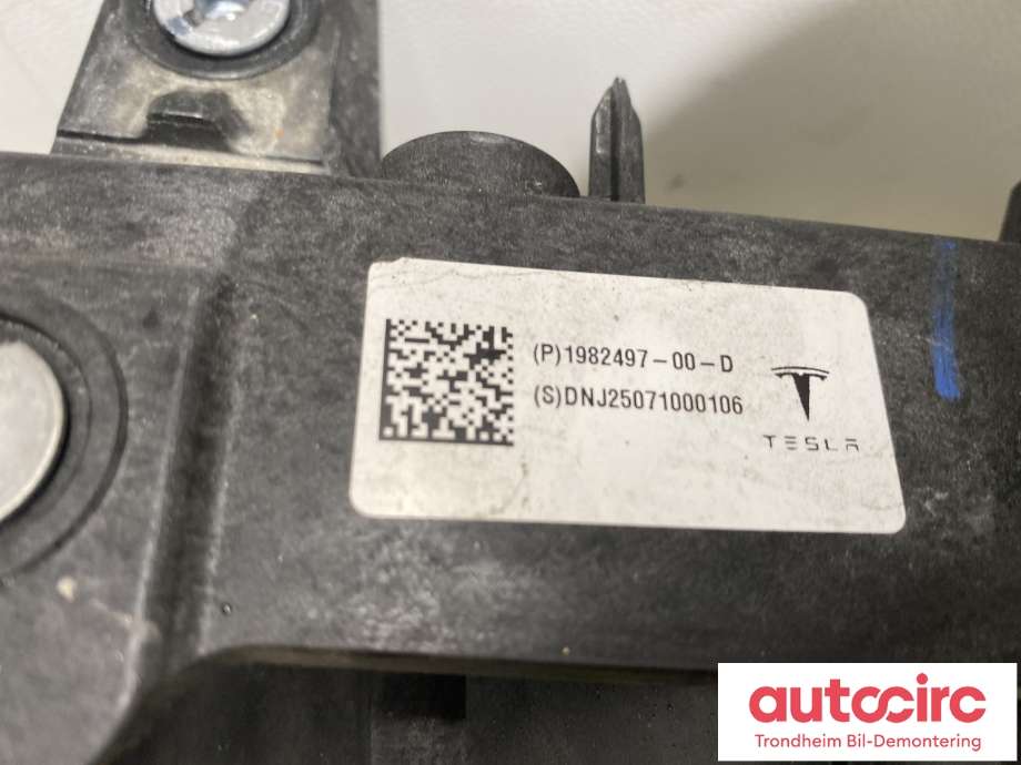 Frontplate til Tesla Model Y 2024-->> (Type II) (1982497-00-D|)