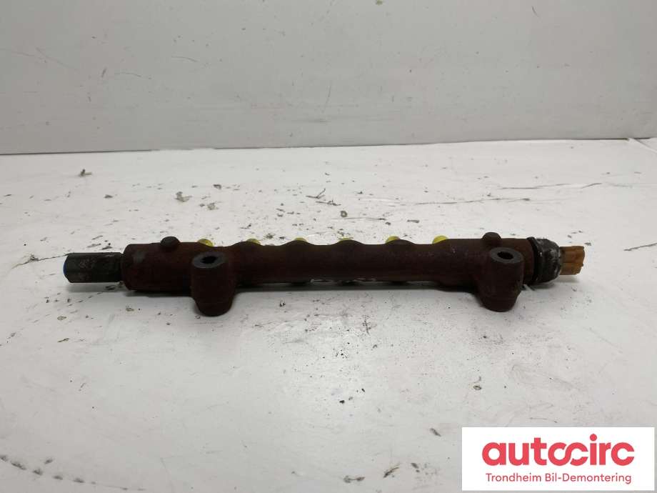 Dyseskinne (fuelrail) til Mitsubishi Outlander 2012-2015 (Type III, Fase 1)  (1465A404|)