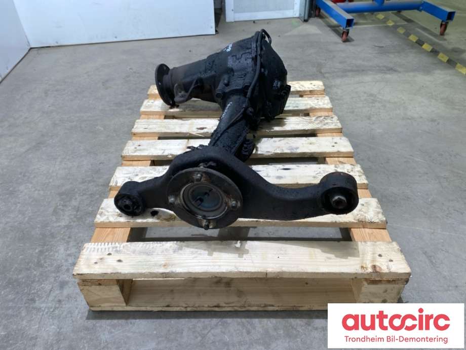 Kardang klokke foran til Mitsubishi Pajero 2000-2006 (Type III)  (MR548646|)