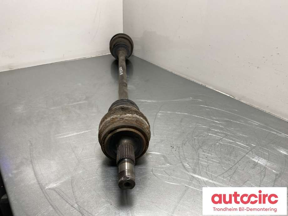 Drivaksel venstre bak, diesel/automat til Mercedes E-Klasse 2009-2013 (Fase 1) (W212) (W212) (A2123502510|A2123508411|)
