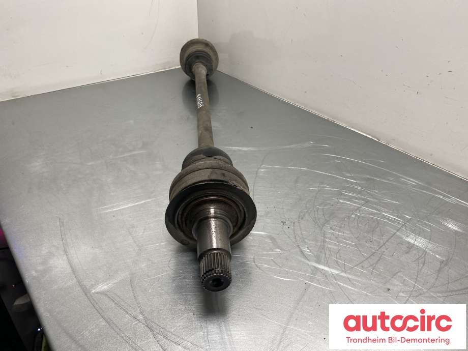 Drivaksel venstre bak, diesel/automat til Mercedes E-Klasse 2009-2013 (Fase 1) (W212) (W212) (A2123502510|A2123508411|)
