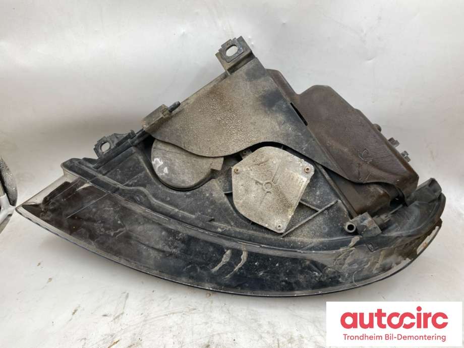 Frontlykt høyre xenon til Audi Q7 2010-2015 (Type I, Fase 2)  (4L0941030AD|)
