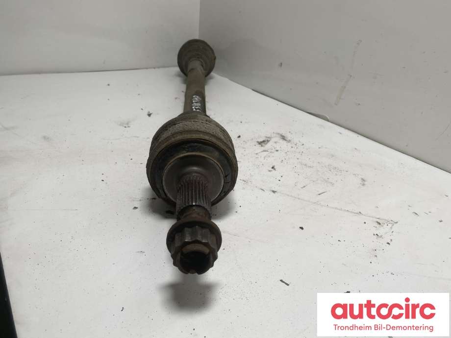 Drivaksel høyre bak, diesel/automat til Audi Q7 2010-2015 (Type I, Fase 2) (7L8501201B|7L8501201BX|)