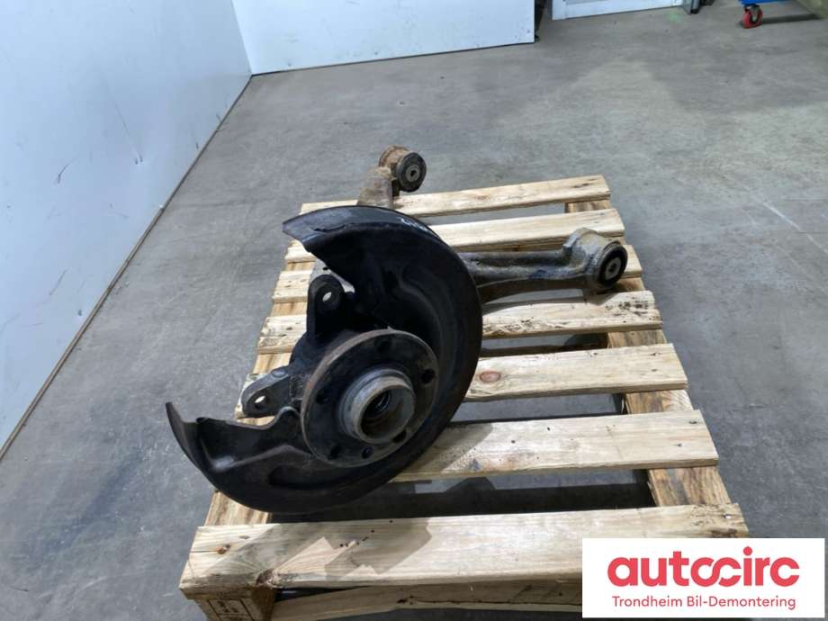Bærebru høyre bak til VW Transporter / Caravelle 2015-2019 (T6) (T6) (7H8501072E|7E8501072|)