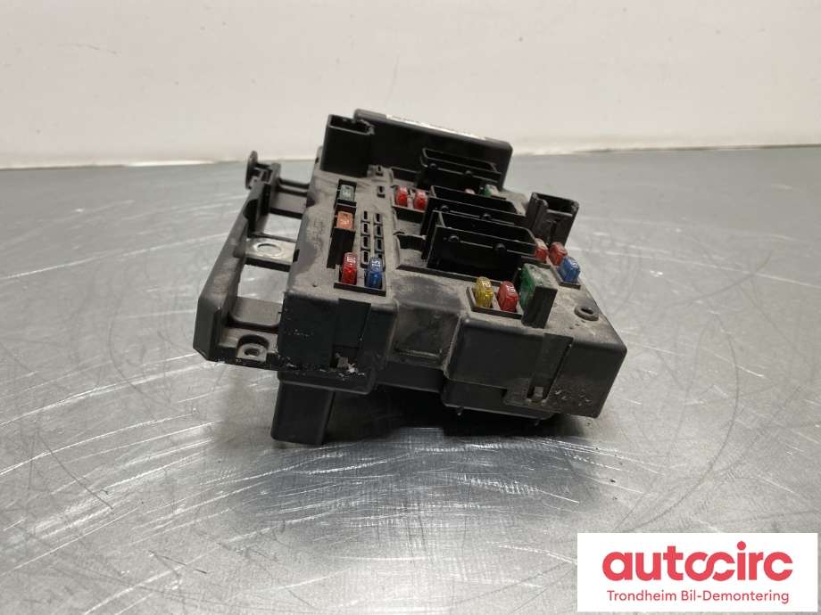 Sikringsboks motorrom til Peugeot 307 2001-2004 (Fase 1) (9650663880|6500Y1|)