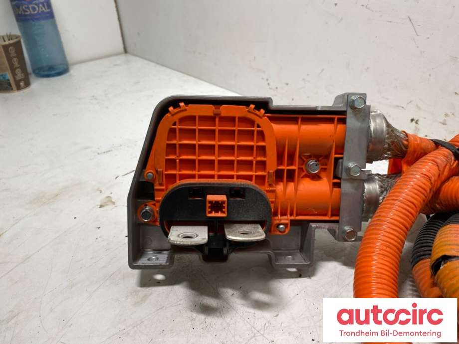 Batterilader inntak/luke til Toyota bZ4X 2022-->> (G908242031|G908242030|)