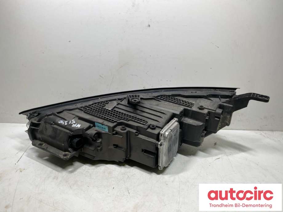 Frontlykt høyre full-LED til BYD Tang 2020-->>  (STE-4121020G|)