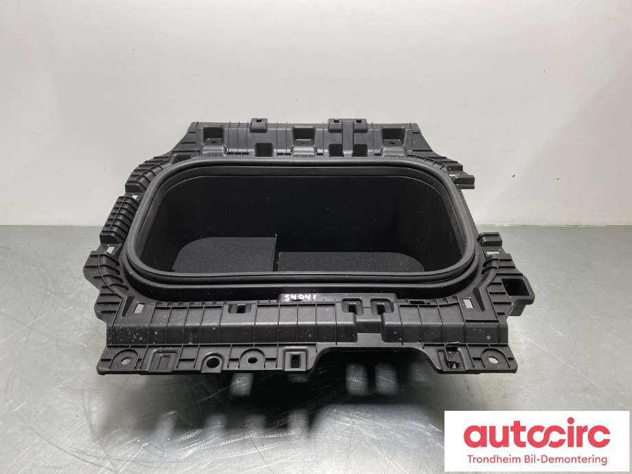 Panserrom deksel (Frunk Cover) til Kia EV3, 2025-->>  (86710EV000)