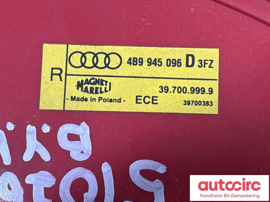Baklykt høyre ytre til Audi A6, Allroad 2000-2005 (Type I) (C5) (C5) (MAGNETI MARELLI|4B9 945 096 D|)