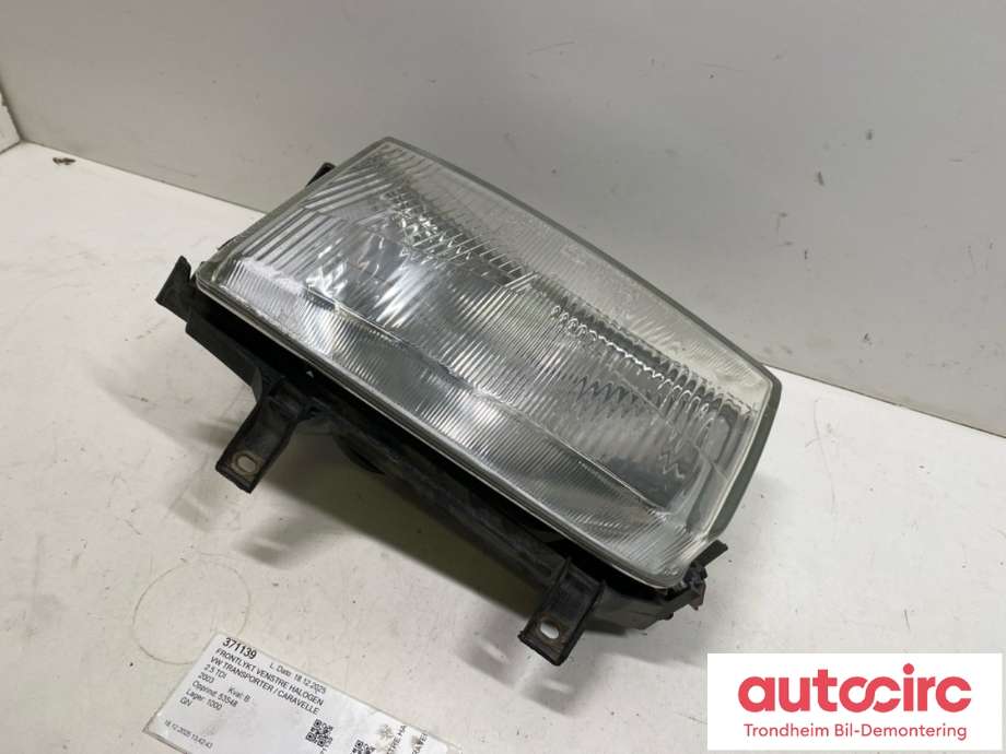 Frontlykt venstre halogen til VW Transporter / Caravelle 1990-2003 (T4) (T4) (C 701 941 017|702 941 017|)