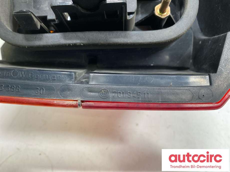 Baklykt venstre til VW Transporter / Caravelle 1990-2003 (T4) (T4) (701 945 095|)
