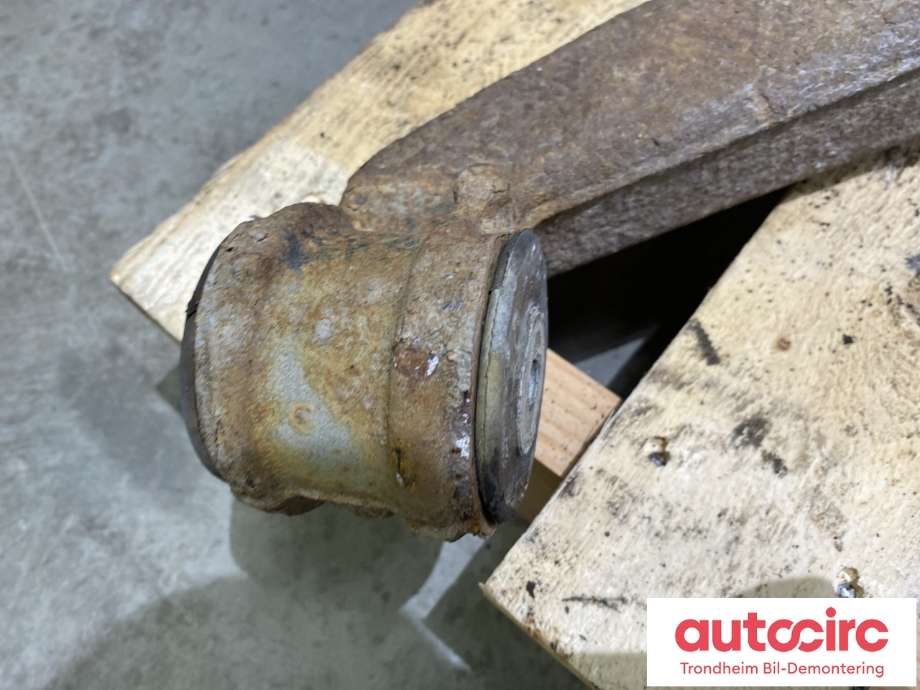 Bærebru venstre bak til VW Transporter / Caravelle 2015-2019 (T6) (T6) (7E0 501 071|)