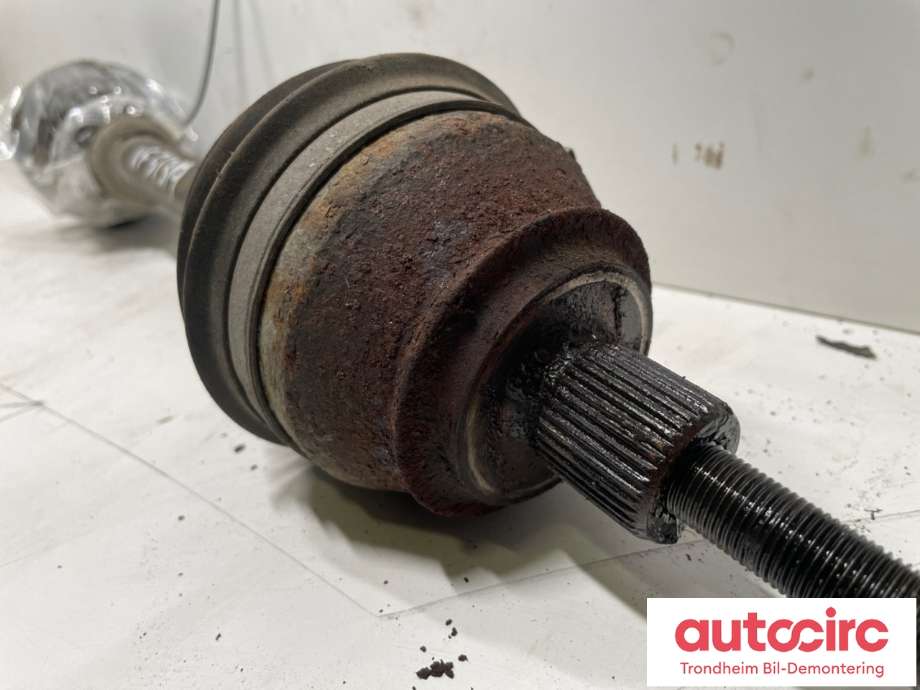 Drivaksel venstre foran, diesel/manuell til VW Transporter / Caravelle 1990-2003 (T4) (T4) (JZW 407 449 FX|)