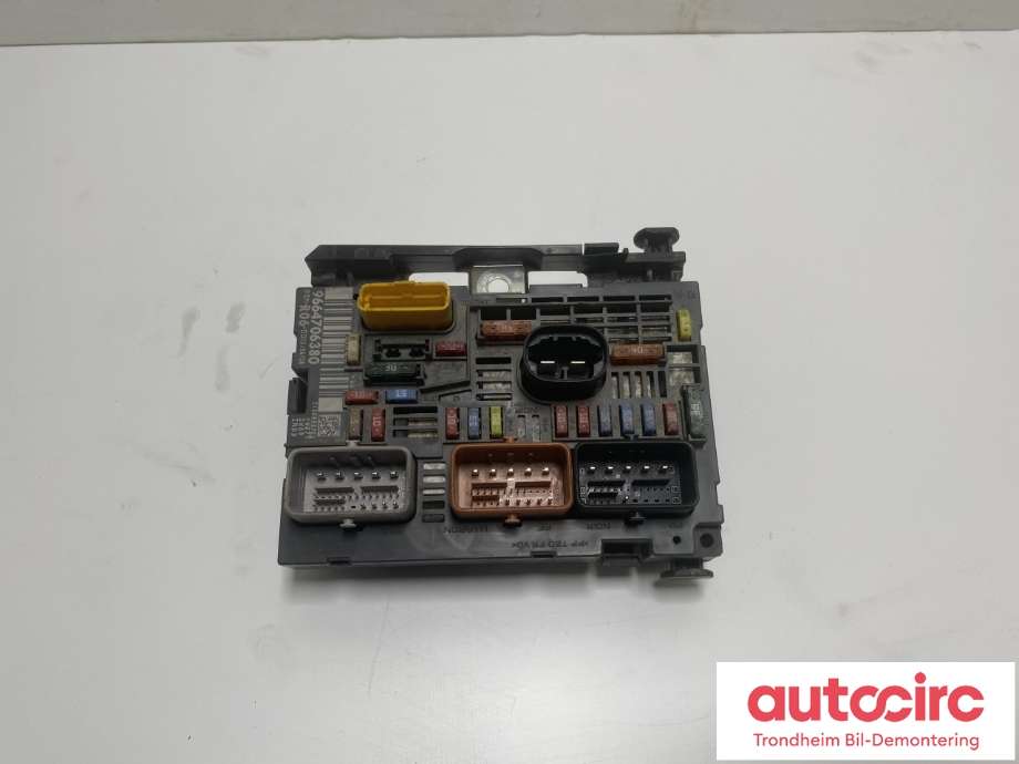Sikringsboks motorrom til Peugeot 308 2007-2011 (Type I, Fase 1) (9664706380|9807029180|)