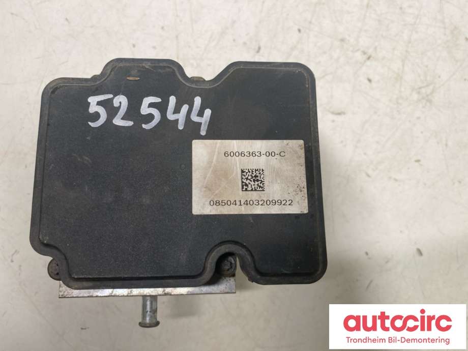ABS sentral til Tesla Model S 2013-2016 (Fase 1)  (BOSCH|1038119-00-D|1037797-00-B|1037797-00-C|1037797-00-D|6006363-00-C|1008391-00-C|6006363-00-D|6006363-00-E|1008391-00-A|1008391-00-B|0 265 956 113)