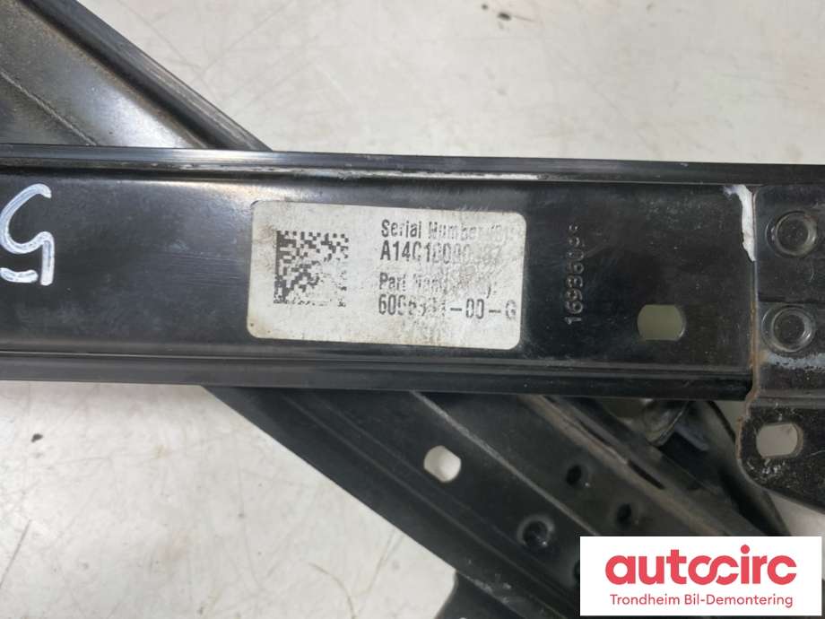 Ruteheis venstre bak til Tesla Model S 2013-2016 (Fase 1)  (6006334-00-G|6006334-00-I|6006334-00-K| 6006334-00-L| 6006334-99-G| 6006334-99-K| 6006334-99-L)