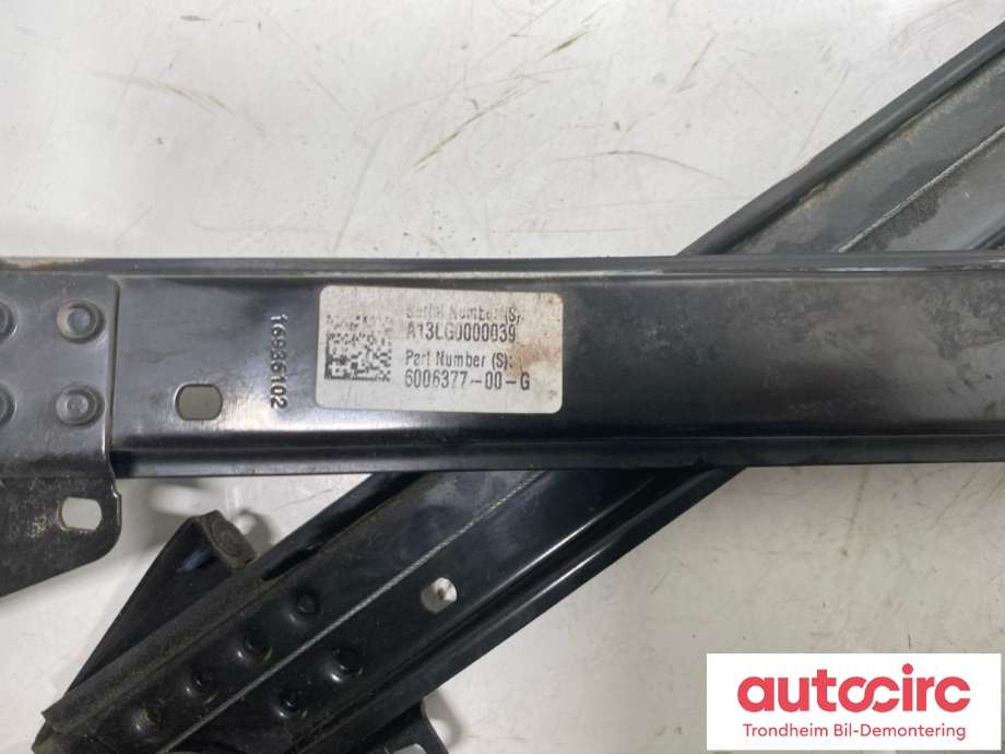 Ruteheis høyre bak til Tesla Model S 2013-2016 (Fase 1) (6006377-00-G|6006377-00-F|6006377-00-I| 6006377-00-K| 6006377-00-L)
