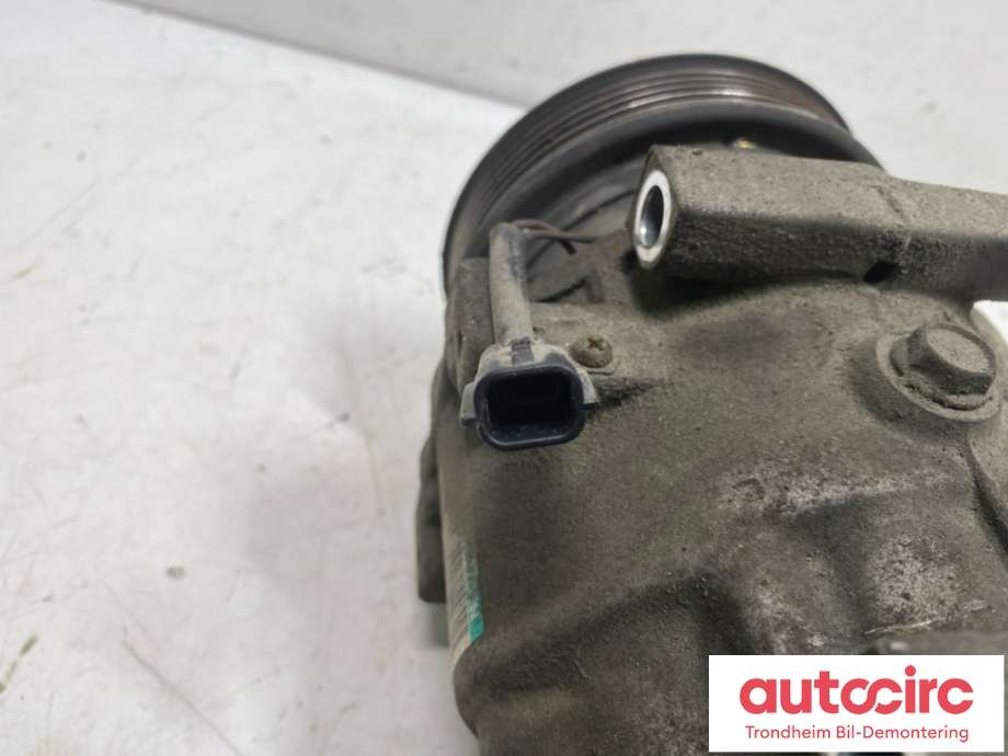 Aircondition kompressor til Nissan Qashqai 2010-2014 (Type I, Fase 2)  (SANDEN|2763000Q3J|92600986R|)