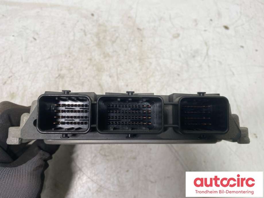 Styreenhet motor til Peugeot 5008 2010-2017 (Type I) (BOSCH|1943 SX|9666986680|0 281 013 334)