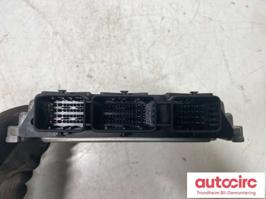 Styreenhet motor til Citroën C5 2008-2017 (Type II)  (BOSCH|1942 YE|16 776 409 80|96 648 437 80| 0 281 013 872)