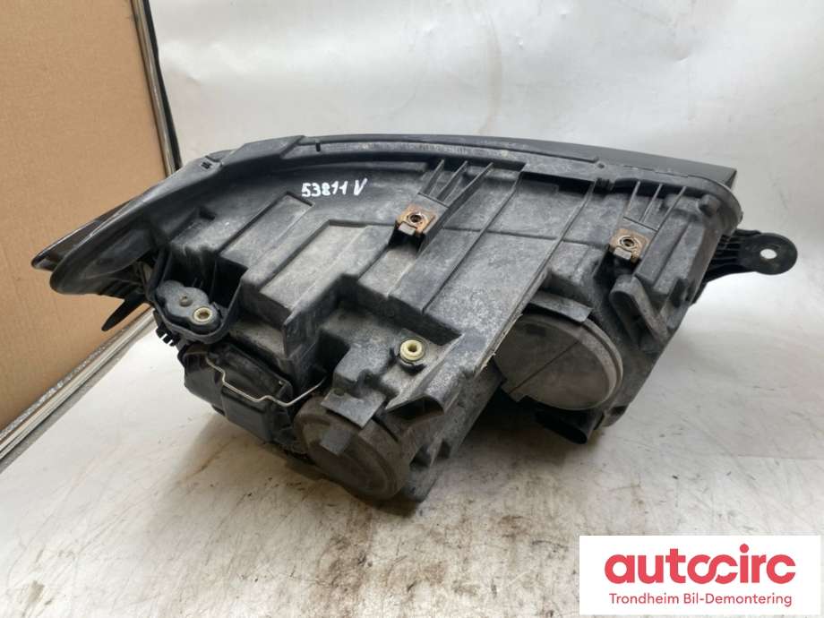 Frontlykt venstre halogen til VW Transporter / Caravelle 2015-2019 (T6) (T6) (VALEO|7E1 941 015 AD|)