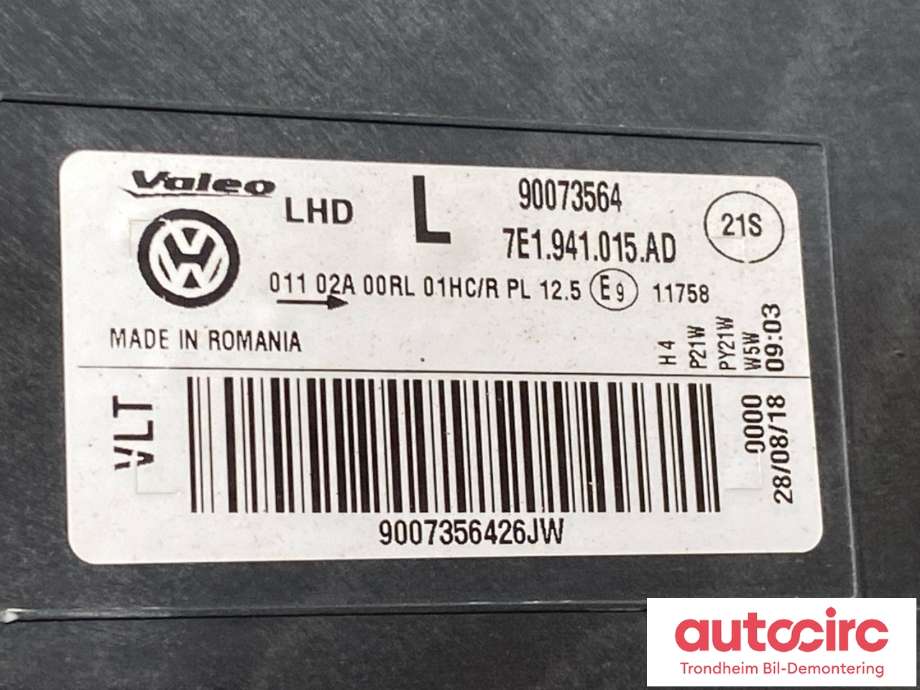 Frontlykt venstre halogen til VW Transporter / Caravelle 2015-2019 (T6) (T6) (VALEO|7E1 941 015 AD|)