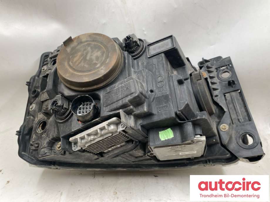 Frontlykt venstre xenon til Land Rover Discovery 2009-2017 (Type IV) (VALEO|EH22-13W029-HD|LR052389|EH2213W030HE)