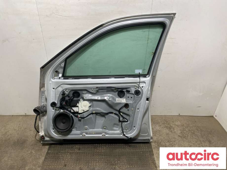 Dør høyre foran til VW Golf IV 1998-2003  (1J4831056H|)