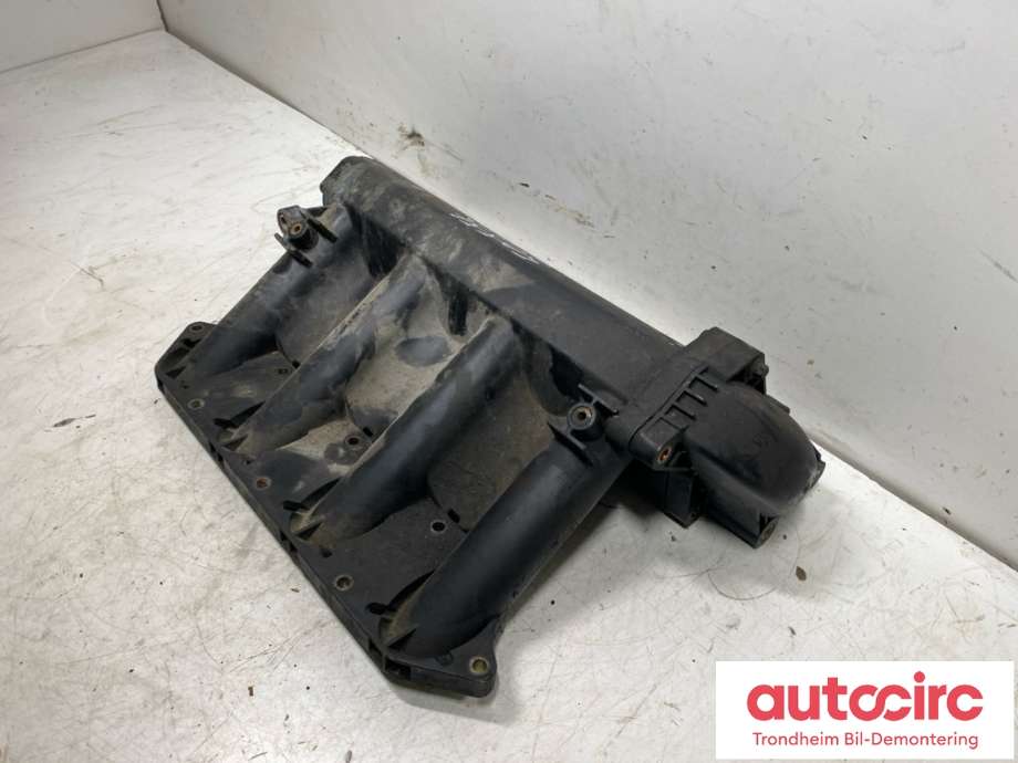 Manifold innsug til Mercedes Sprinter 1995-2006 (903) (903) (A 611 098 04 07|A 611 098 20 07|)