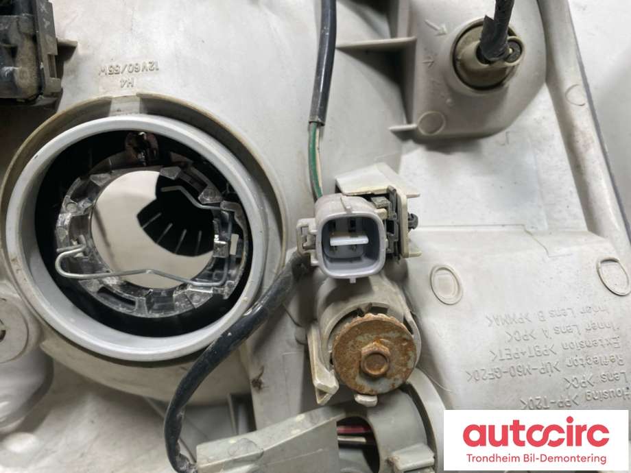 Frontlykt venstre halogen til Toyota Land Cruiser 120 2002-2009  (811706A061|811706A060|)