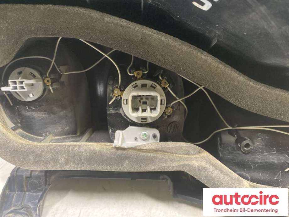 Baklykt høyre til Toyota Land Cruiser 120 2002-2009  (8155160701|)