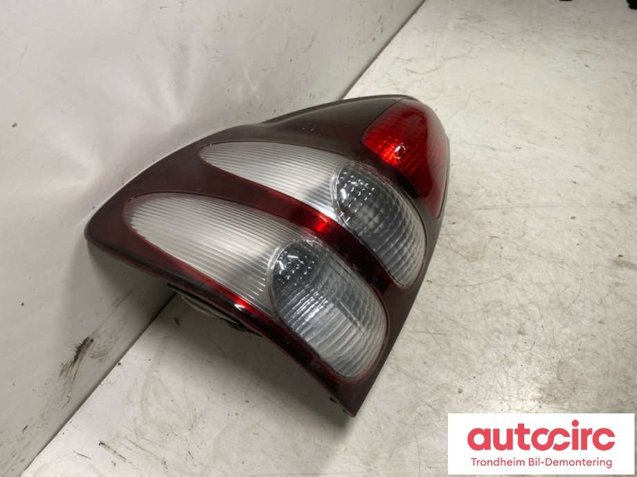 Baklykt venstre til Toyota Land Cruiser 120 2002-2009  (8156160621|)