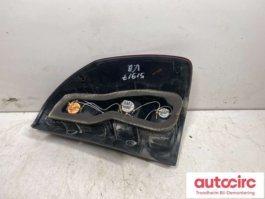 Baklykt venstre til Toyota Land Cruiser 120 2002-2009  (8156160621|)