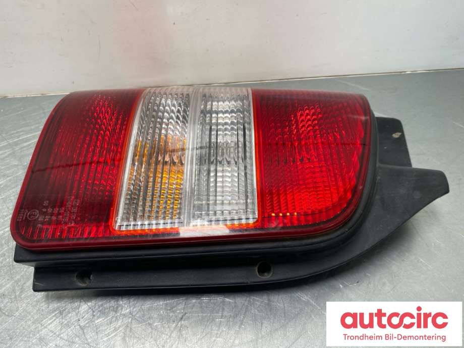 Baklykt venstre til VW Transporter / Caravelle 2009-2015 (Fase 2) (T5) (T5) (DEPO|7H0 945 095 L|)